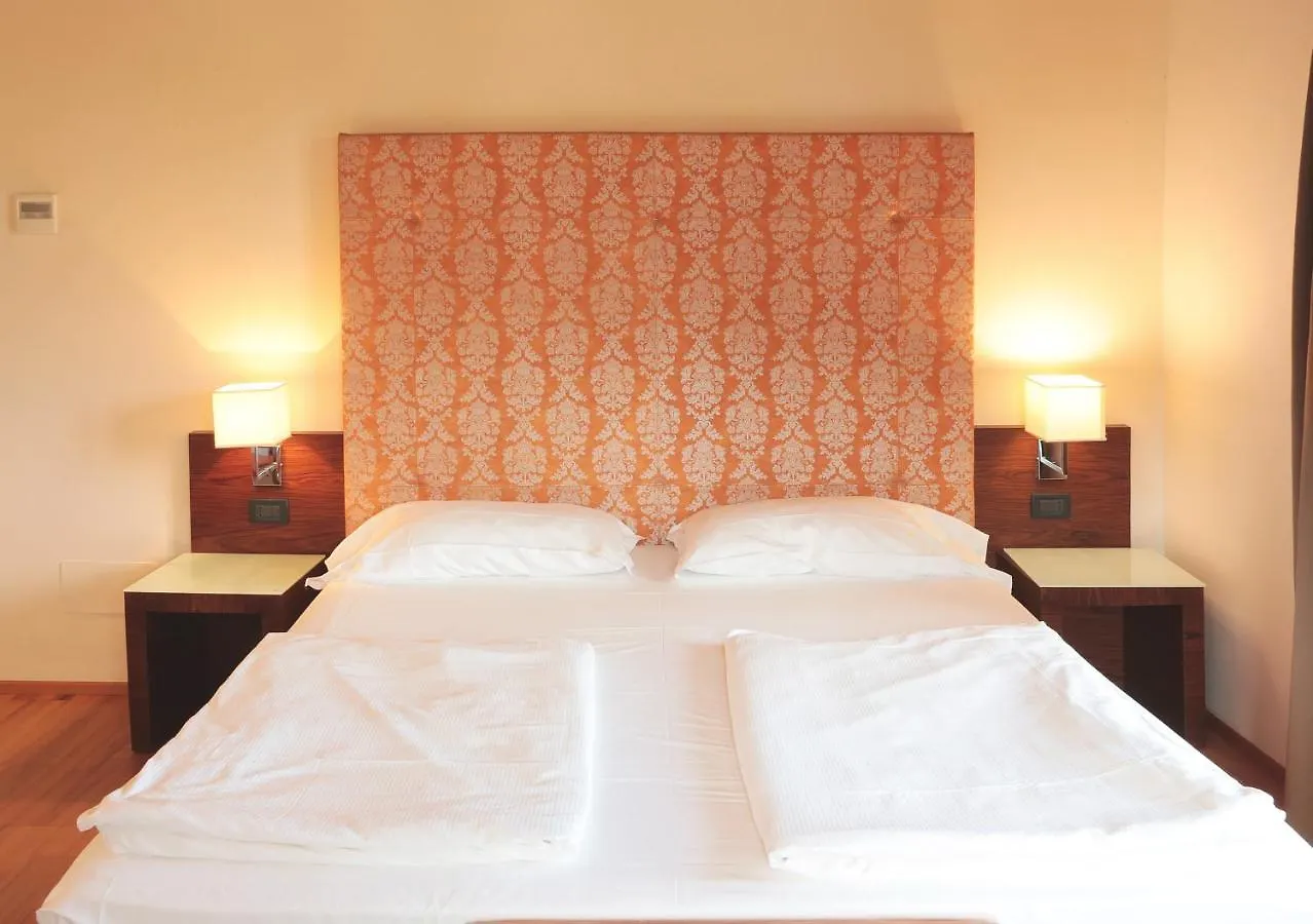 Hotel Lido Torri del Benaco