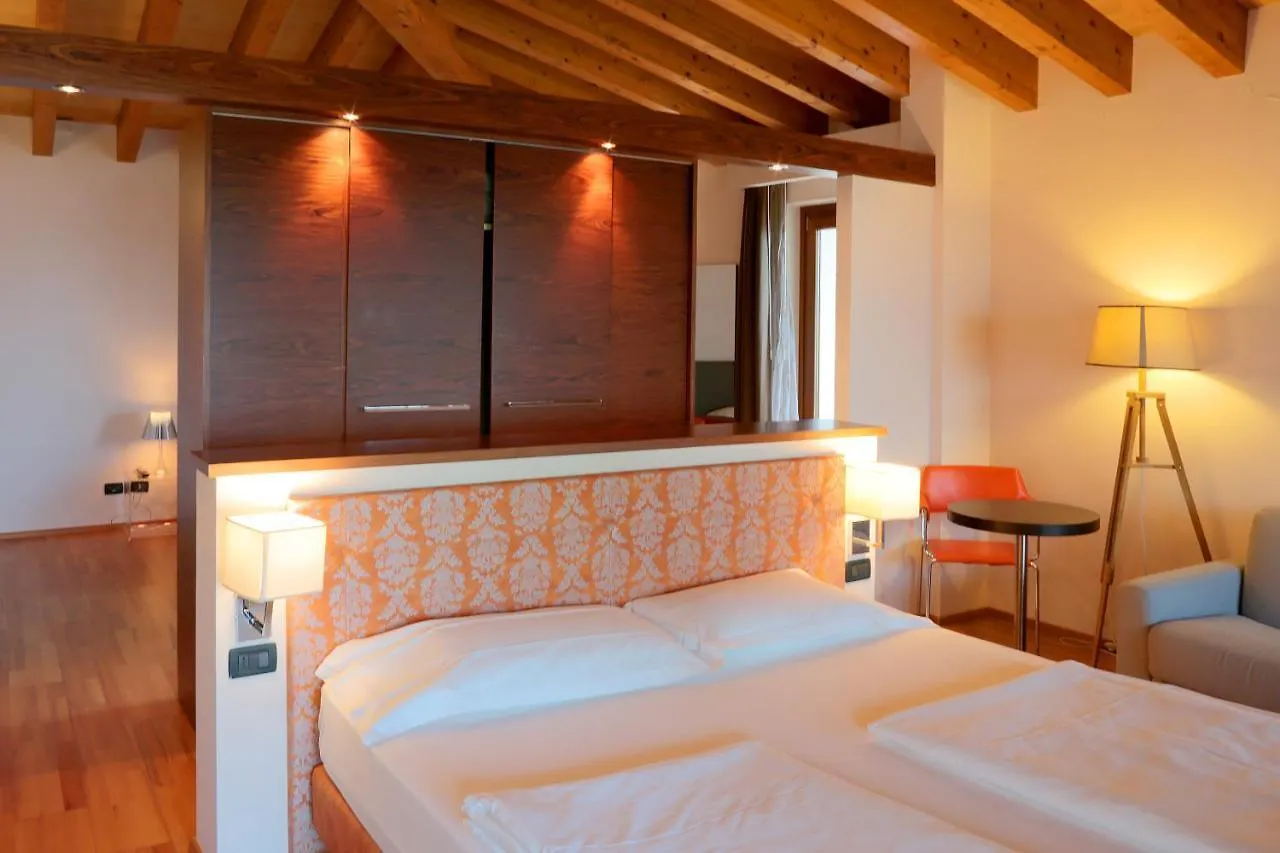 Hotel Lido Torri del Benaco 3*,