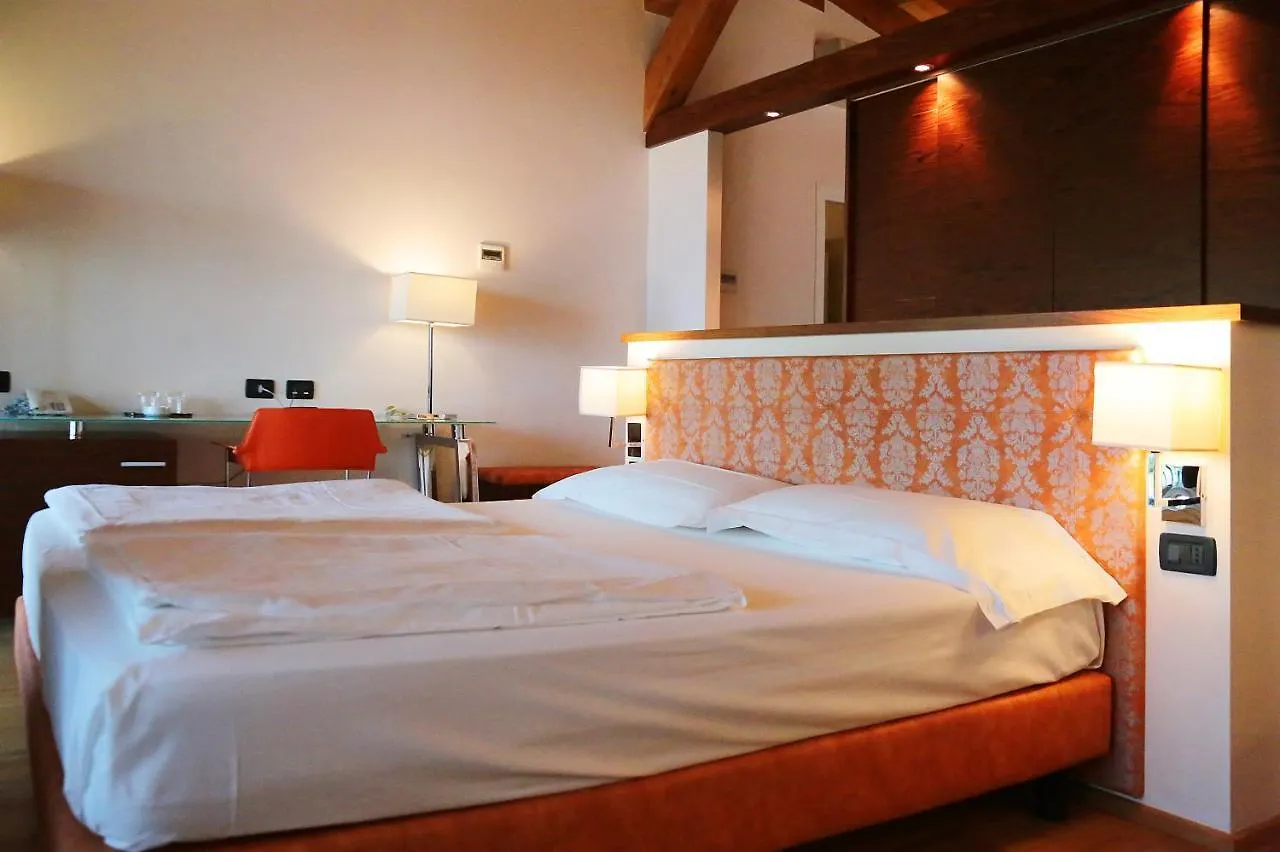 Hotel Lido Torri del Benaco 3*,  Olaszország