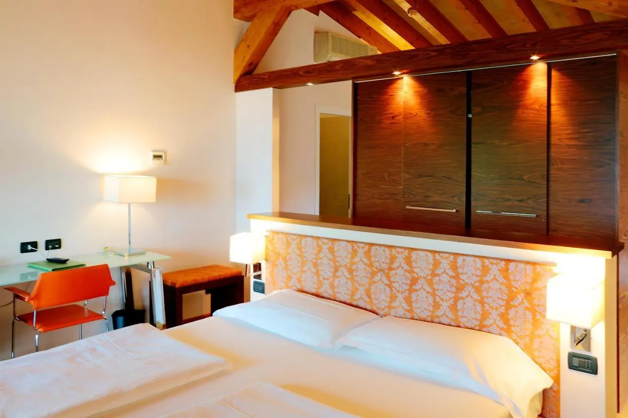 Hotel Lido Torri del Benaco