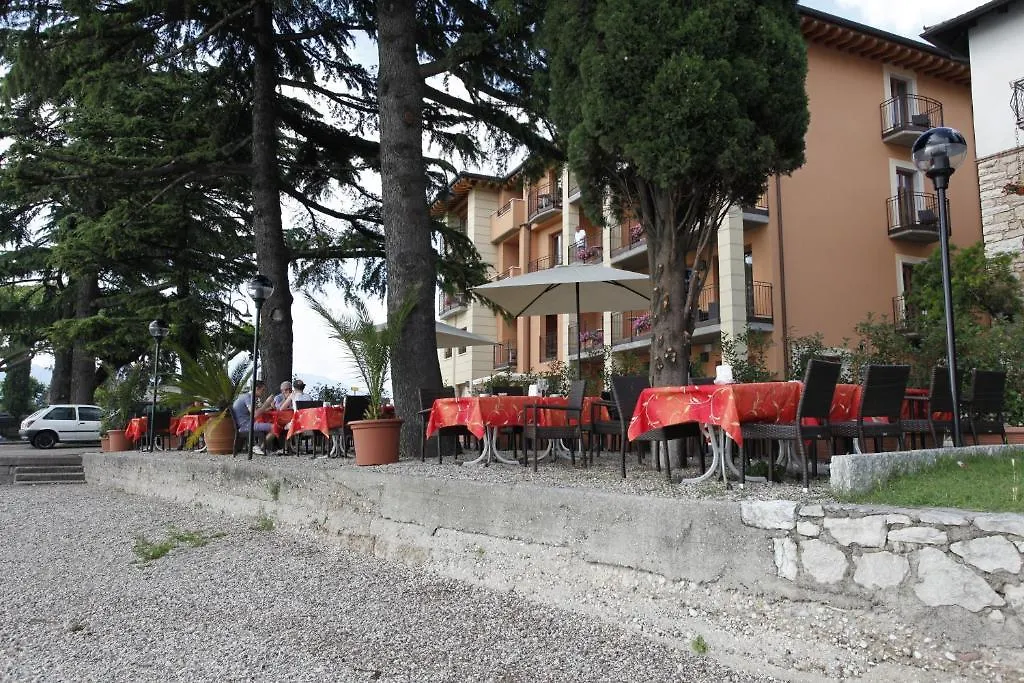 Hotel Lido Torri del Benaco 3*,