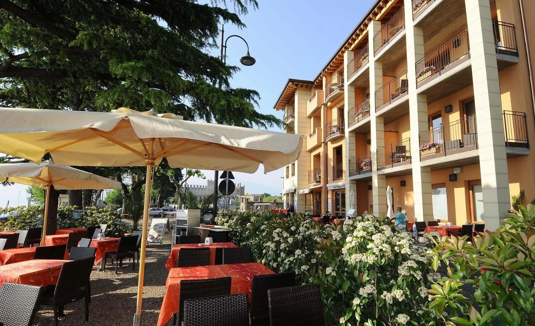 Hotel Lido Torri Del Benaco 3*,